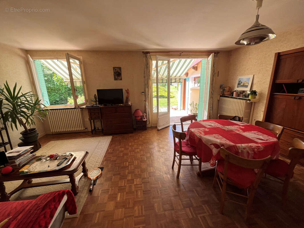 Maison à CUISERY