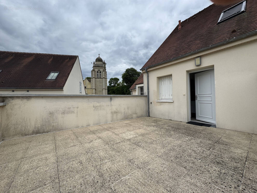 Appartement à LA CHAPELLE-EN-SERVAL