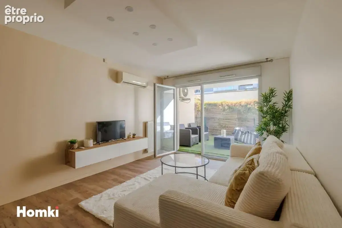 Appartement T3 de 70 m² à Villeurbanne 69100, Rue Raspail - photo 2
