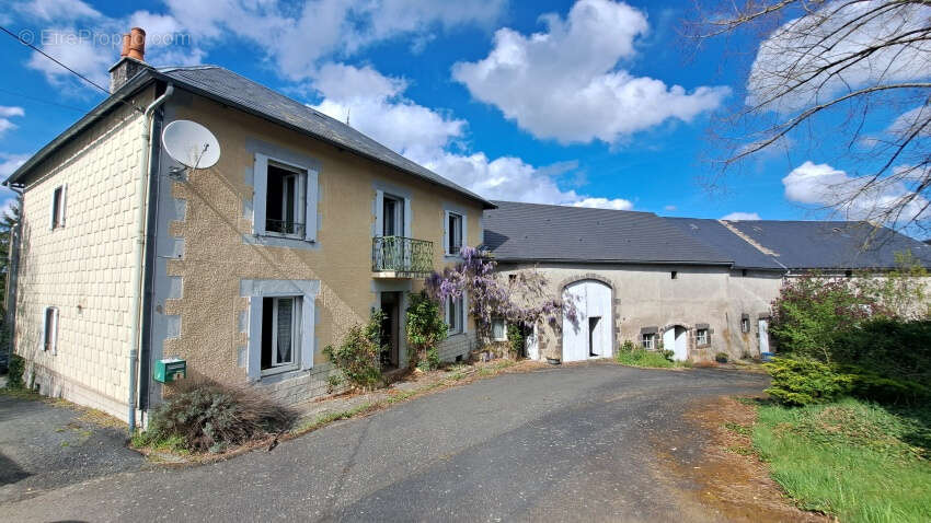 Maison à MANZAT