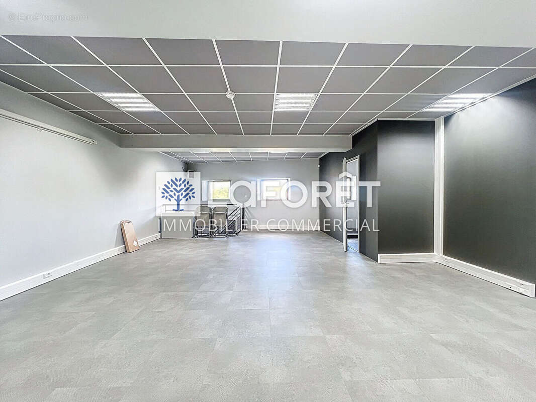 Commerce à MAULEVRIER