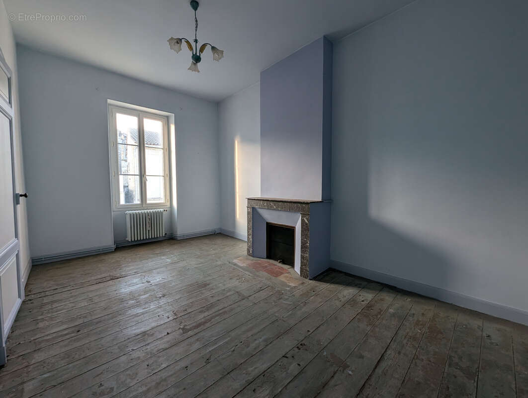 Maison à LAUZUN