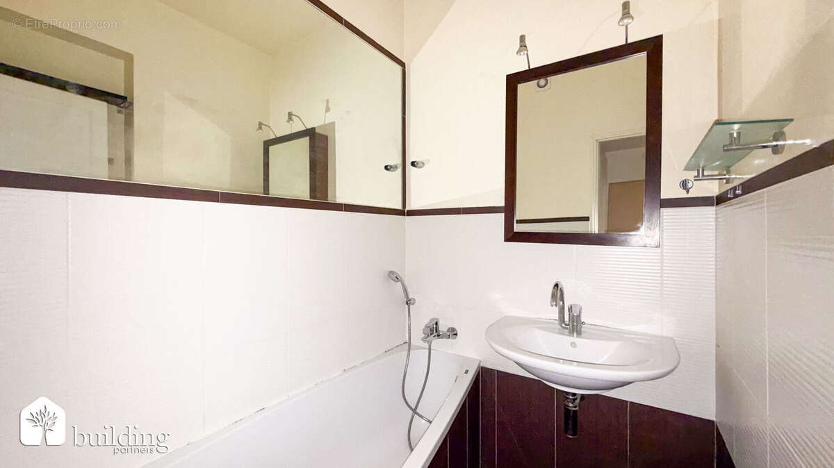 Appartement à PARIS-17E