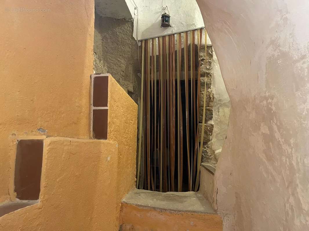 Maison à ENTRECASTEAUX