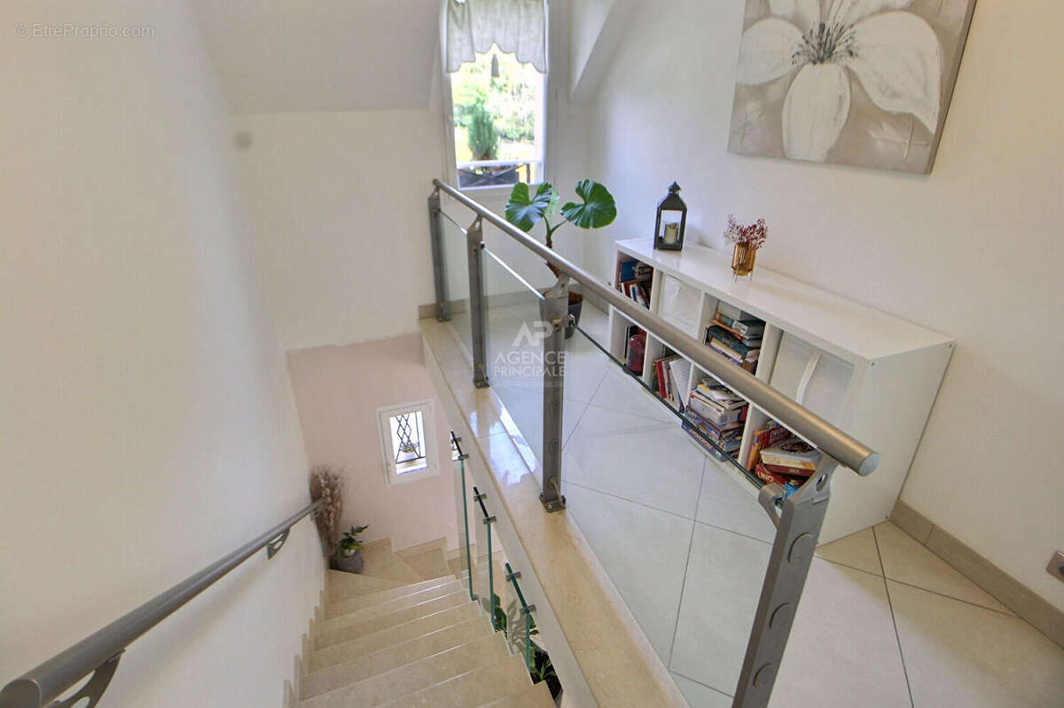 Maison à VAUX-SUR-SEINE