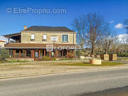 Commerce à DOUE-LA-FONTAINE