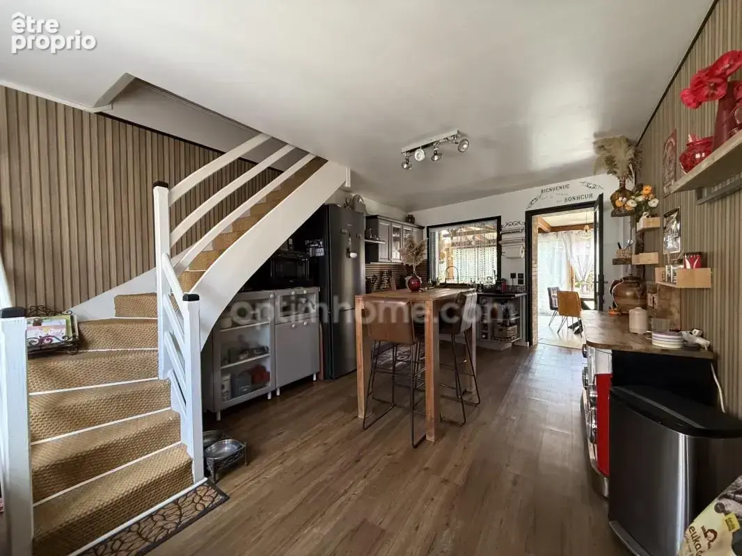  CHAMARANDE – COUP DE CŒUR pour cette maison atypique 109 M² avec chalet et jardin de 860 m² - photo 4