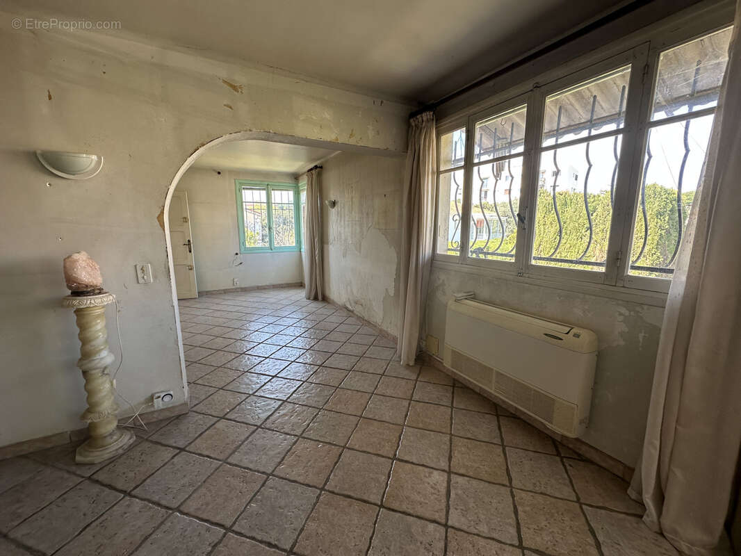 Maison à SAINT-LAURENT-DU-VAR