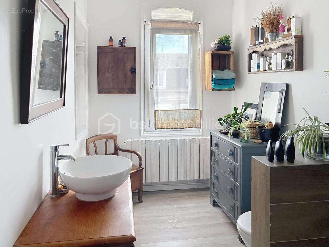 Maison à LA FERE