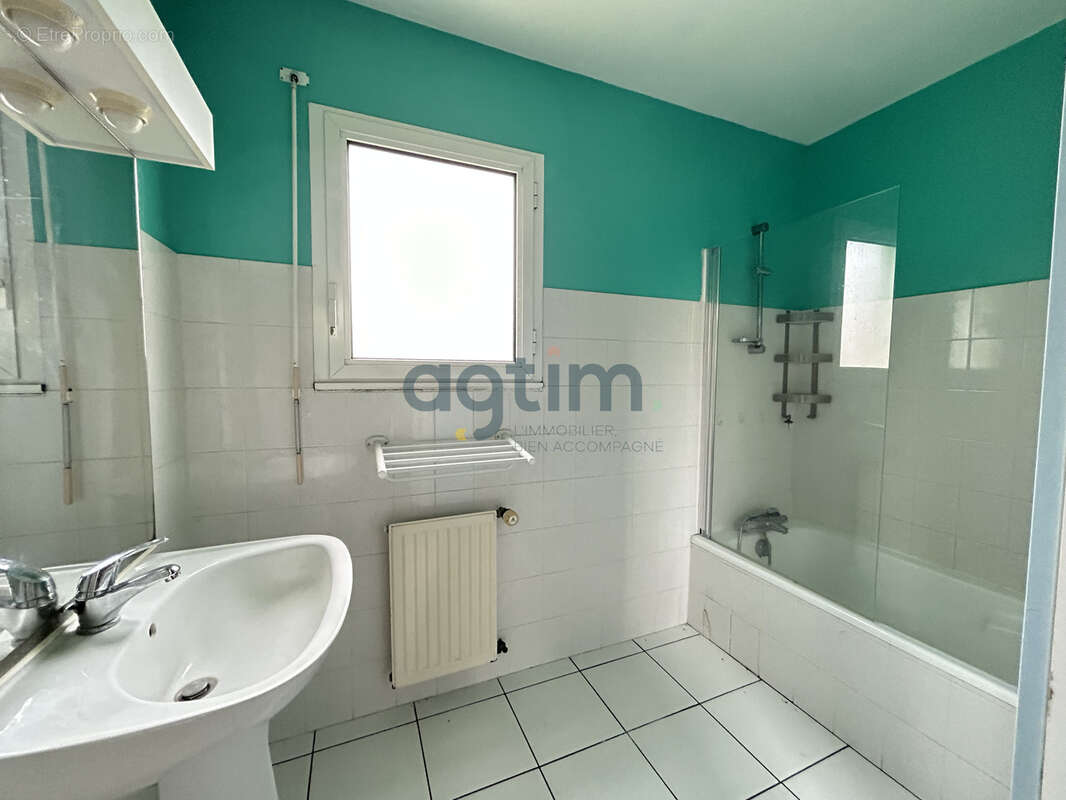 25 minutes de NANTES: MONTAIGU-VENDEE, Boufféré, centre, maison à étage, 126m2 hab, 4 chambres, garage, terrai - photo 9