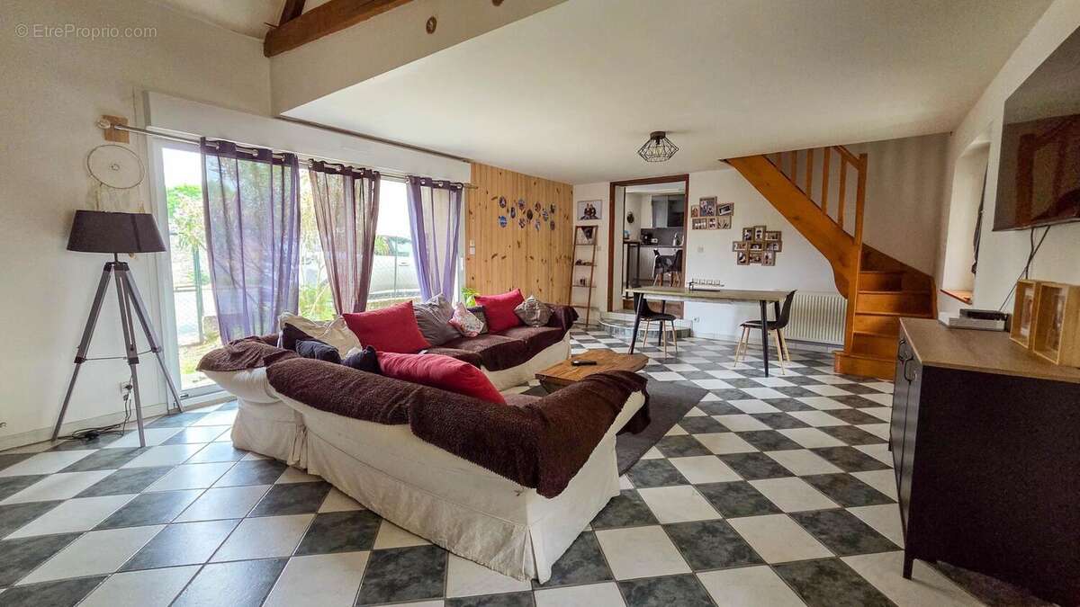 Maison 124 m² à La Breille-Les-Pins  - photo 3