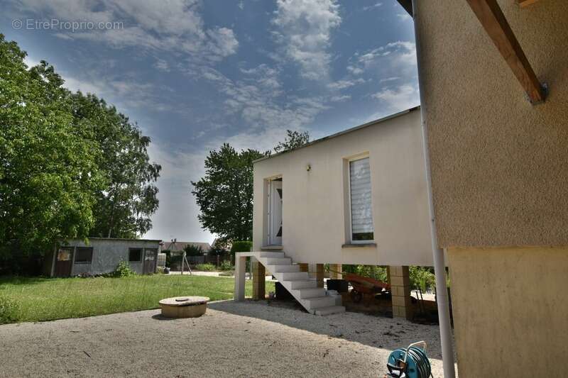 Maison à BEVILLE-LE-COMTE