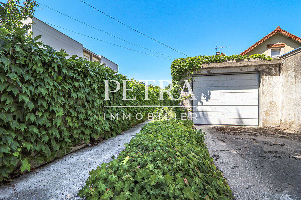 Maison à L&#039;HAY-LES-ROSES