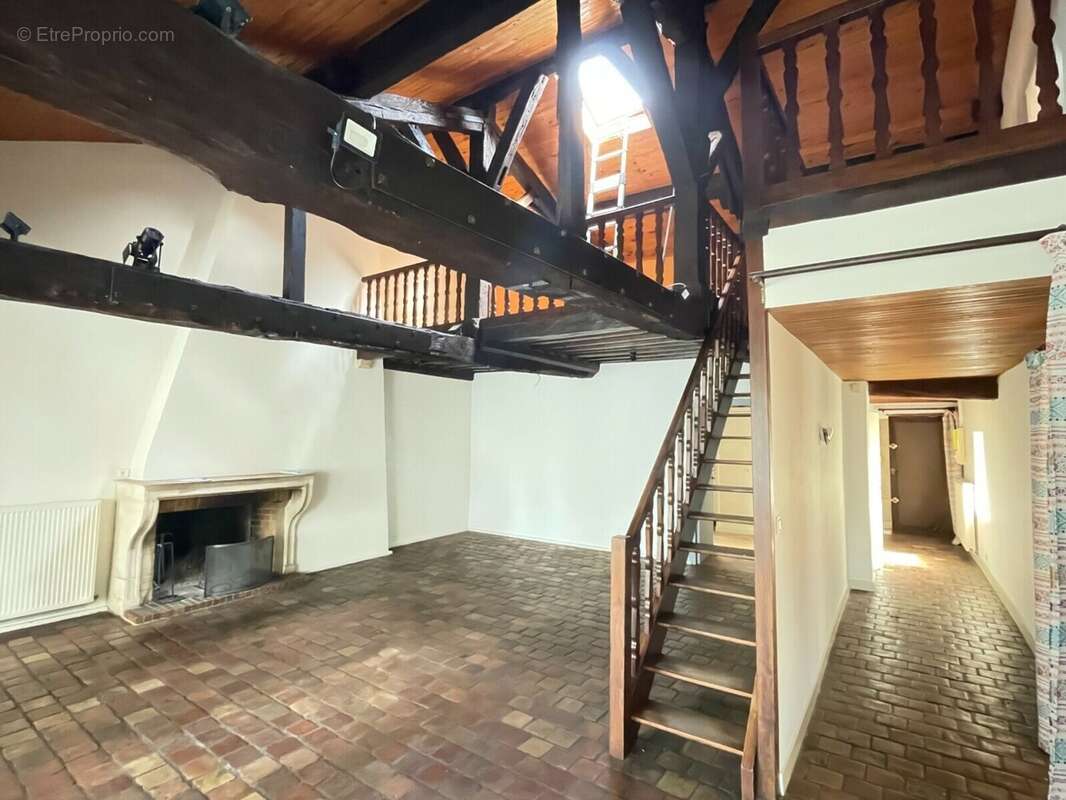 Appartement à PONT-DE-VEYLE