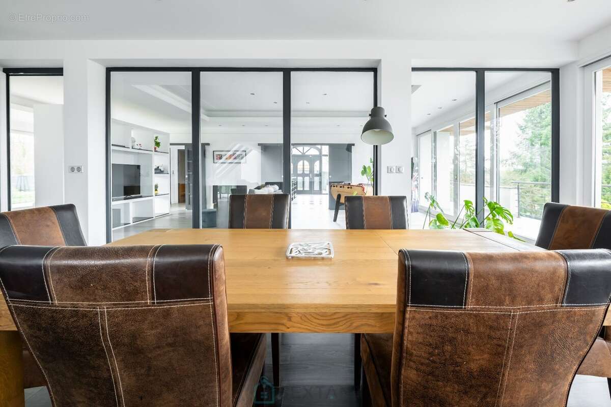 Villa d'architecte à 35 mn de Paris gare de Lyon. A 15 minutes de trois magnifiques golfs ! (golf Fontainebleau, Cély et Coudray - photo 6