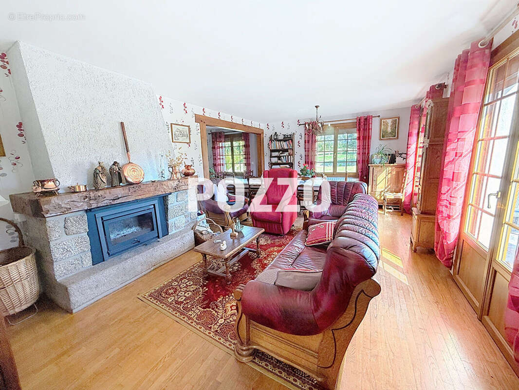 Maison à JULLOUVILLE