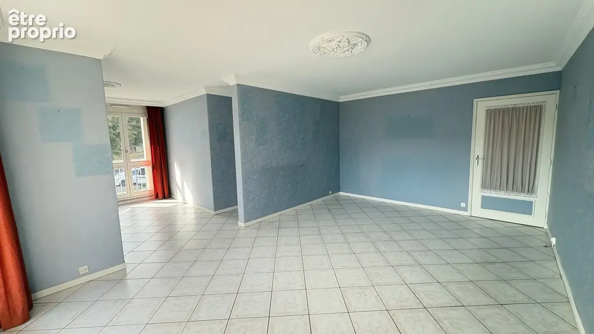 VAUJOURS   Appartement F4 avec balcon et parking en sous-sol - photo 4