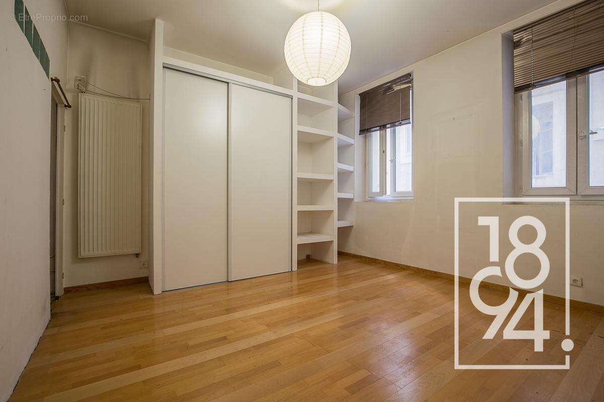 Appartement à MARSEILLE-6E