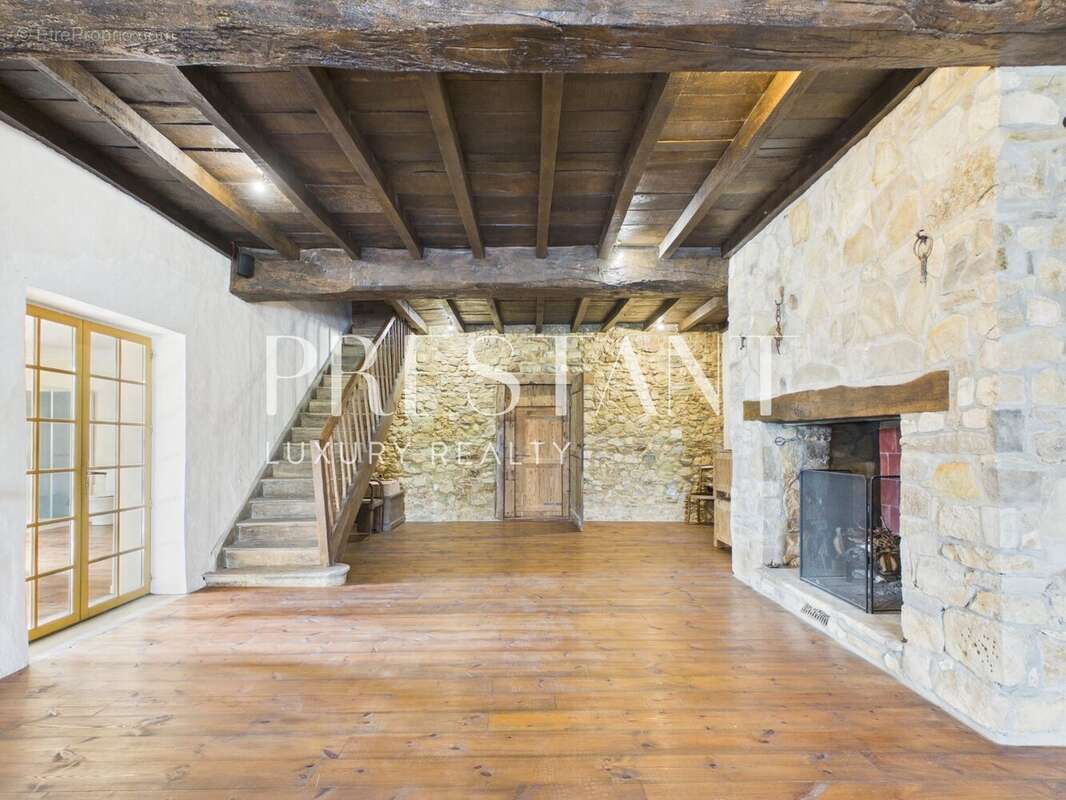 Maison à BARDOS
