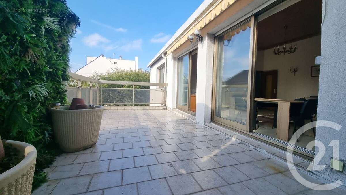 Maison à SAINT-MAUR-DES-FOSSES