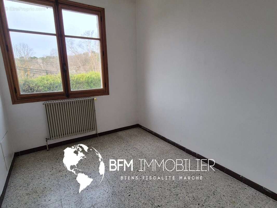 Appartement à SIMIANE-COLLONGUE