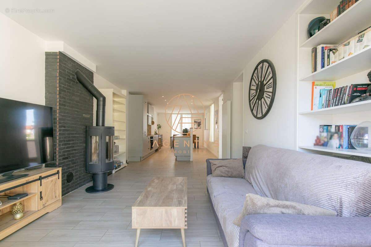 Maison à SAINT-MAUR-DES-FOSSES