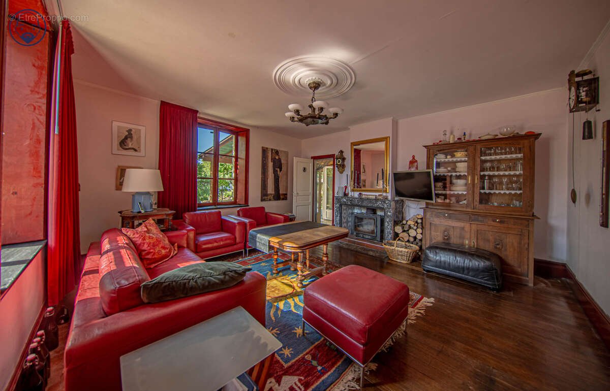 Maison de charme de 165 m2 avec dépendances - photo 7