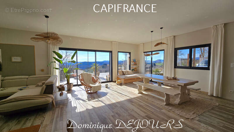 Ardèche - Magnifique Maison d'architecte de 184 m² habitable - Bel espace extérieur - Vue panoramique sur les montagnes ardèchoi - photo 7