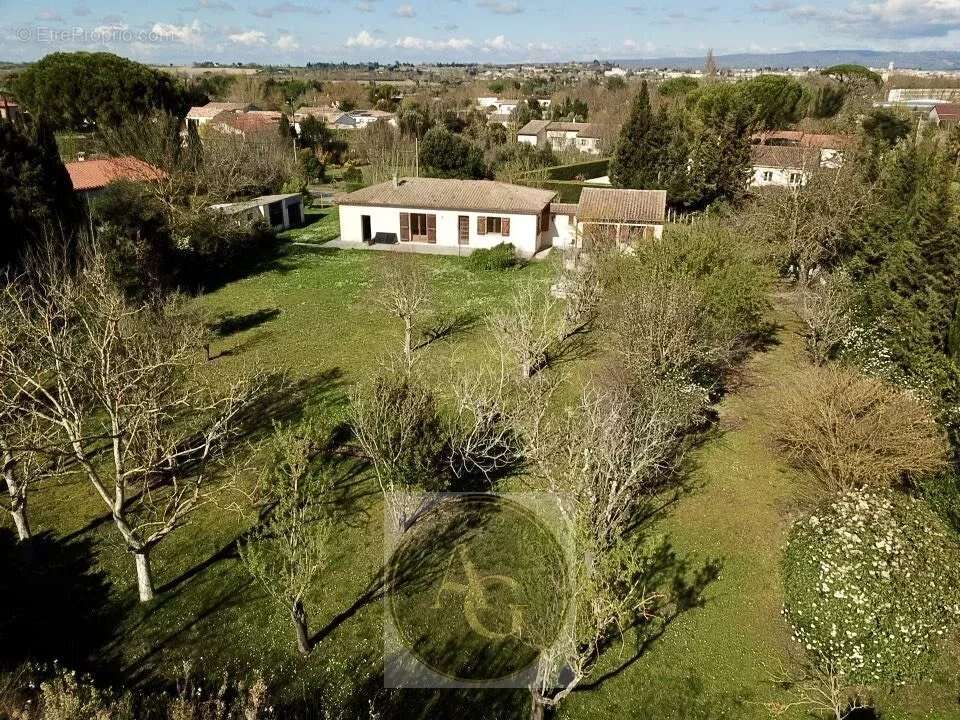 Maison à VILLENEUVE-LA-COMPTAL