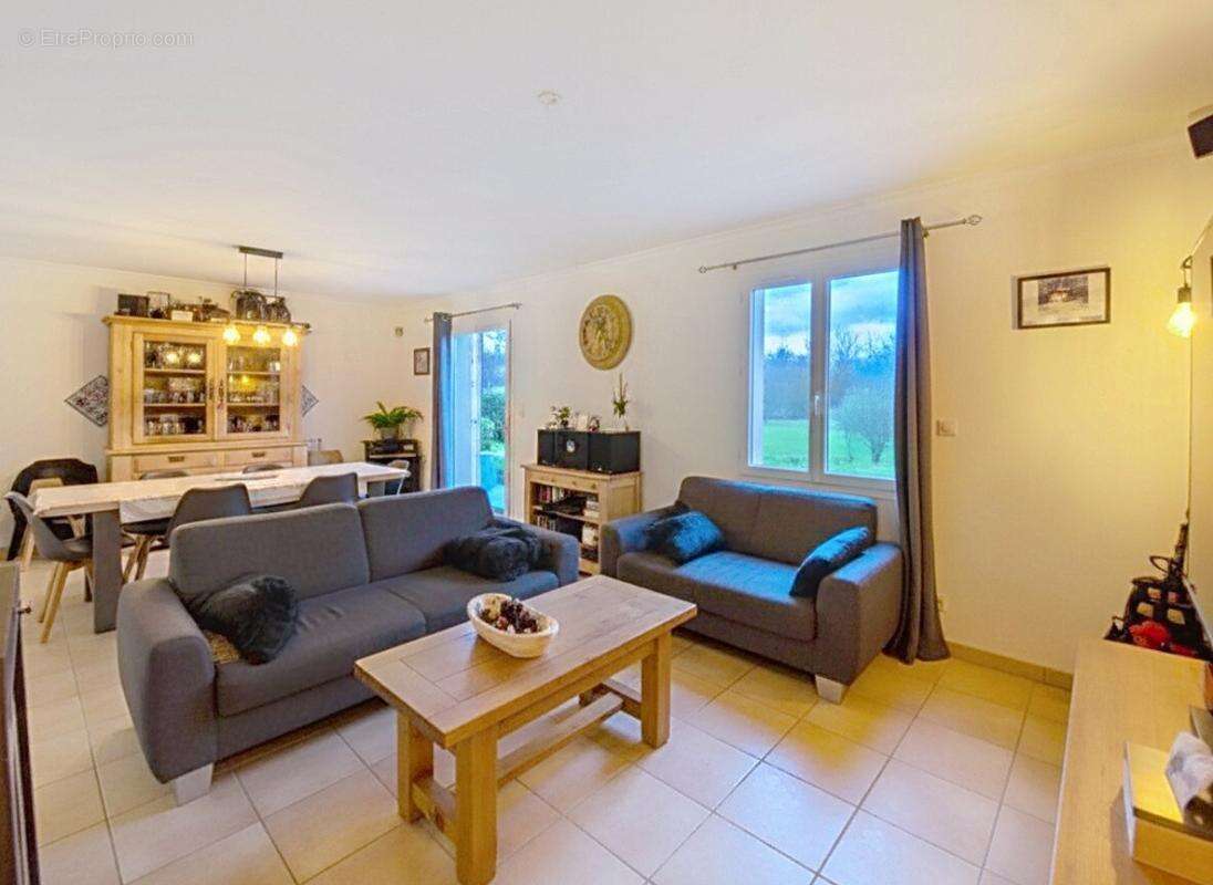 EXCLUSIVITE Maison à 5 minutes de PONS 5 pièces 118 m2  de plain pied avec grand garage - photo 5