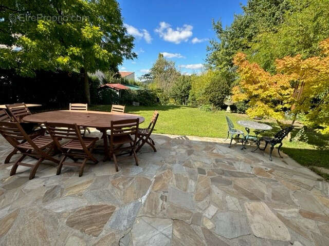 Maison à BURES-SUR-YVETTE