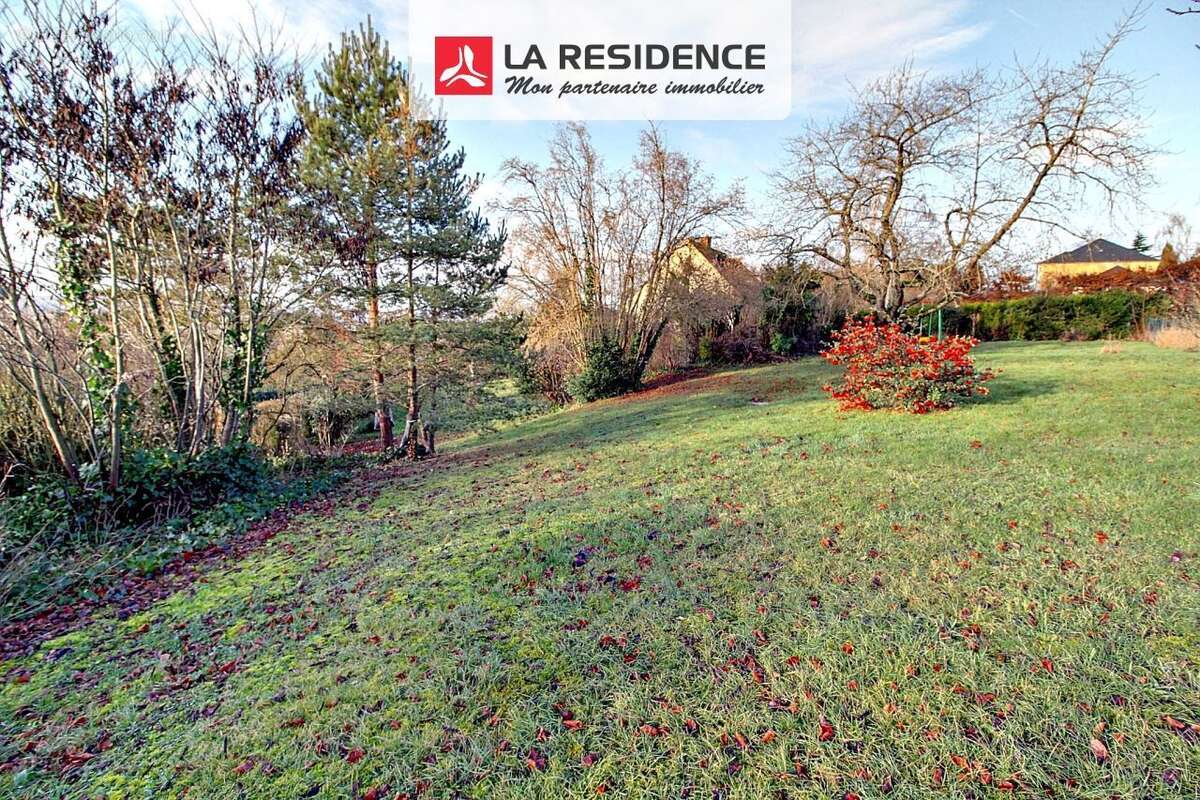 Terrain à VAUX-SUR-SEINE