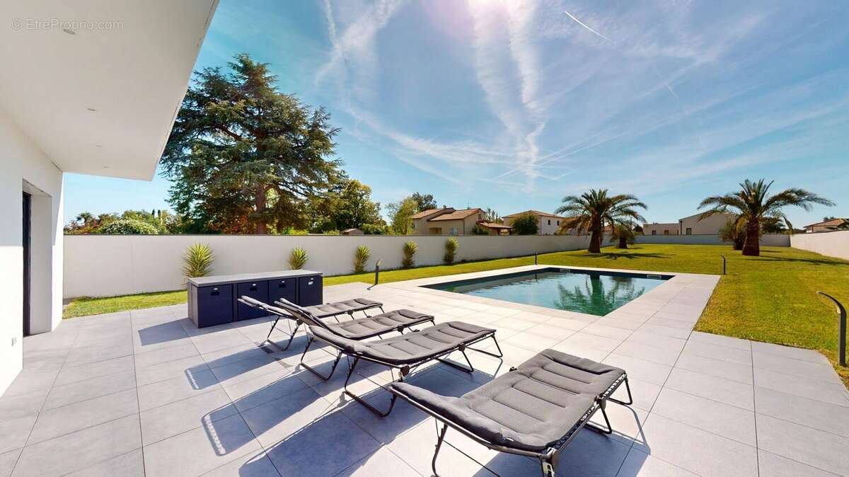 Maison à LA SALVETAT-SAINT-GILLES
