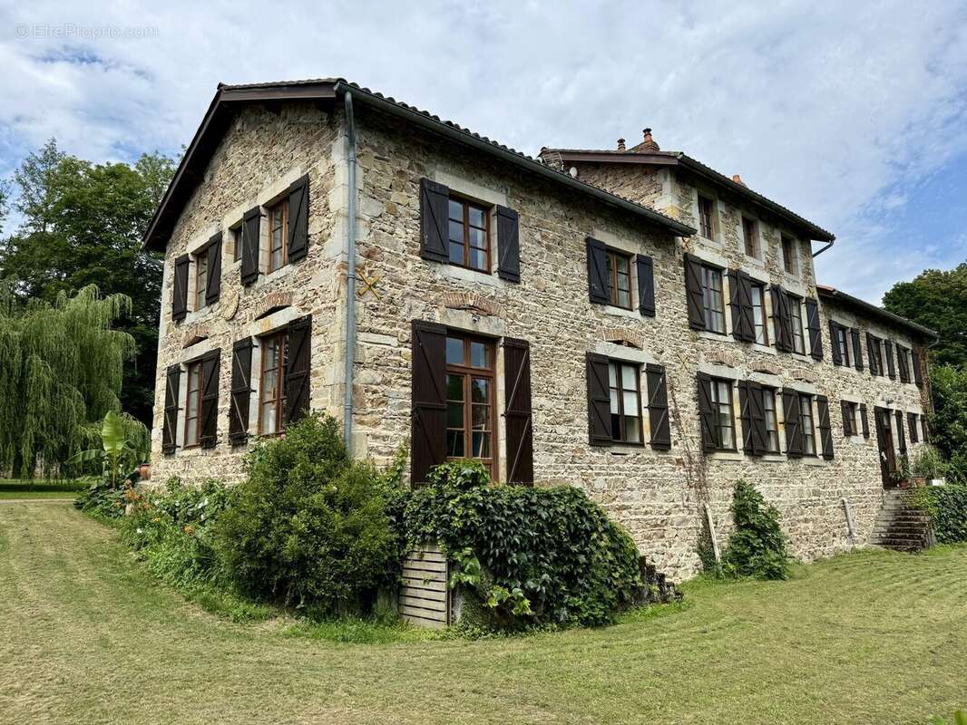 Maison à NERONDE-SUR-DORE
