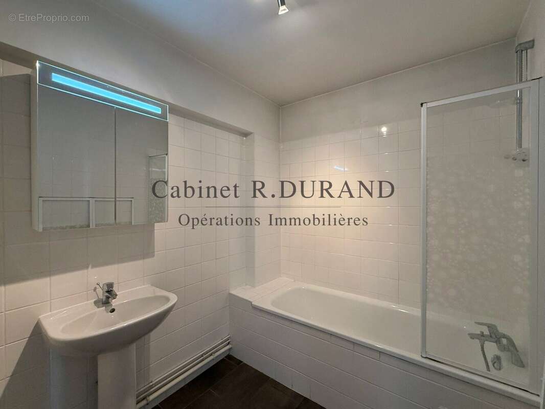 Appartement 84 m² à La Garenne-Colombes  - photo 3