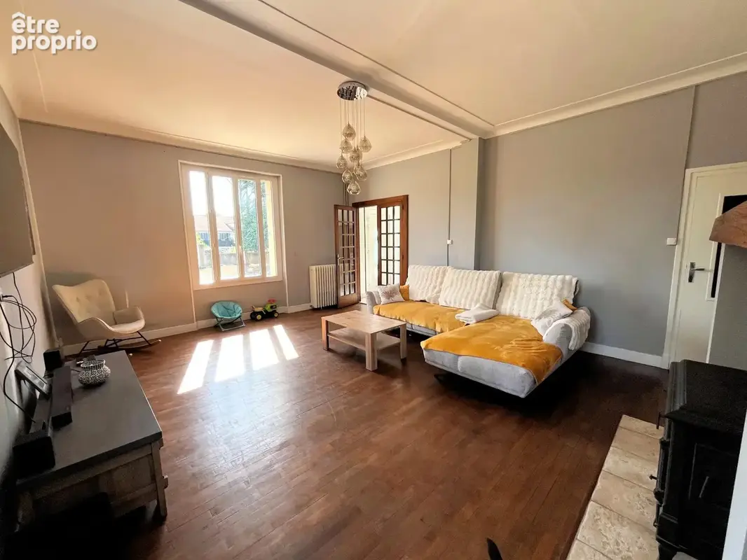 Maison 257m², 5 chambres, 3249m² de terrain, grande dépendance - photo 10
