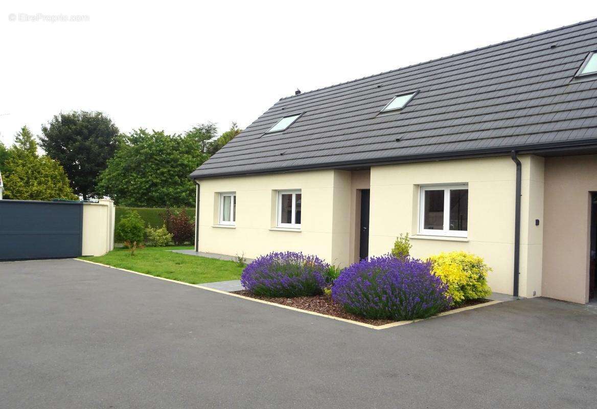 Maison à CHICHEBOVILLE