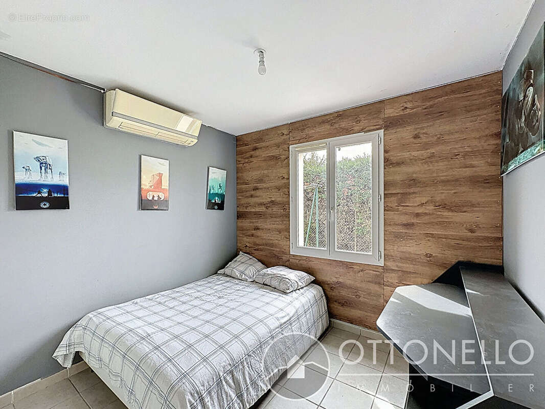 Maison à ROQUEBRUNE-SUR-ARGENS