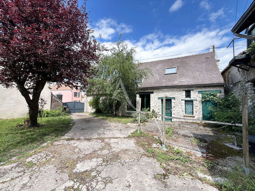 Maison à DOURDAN