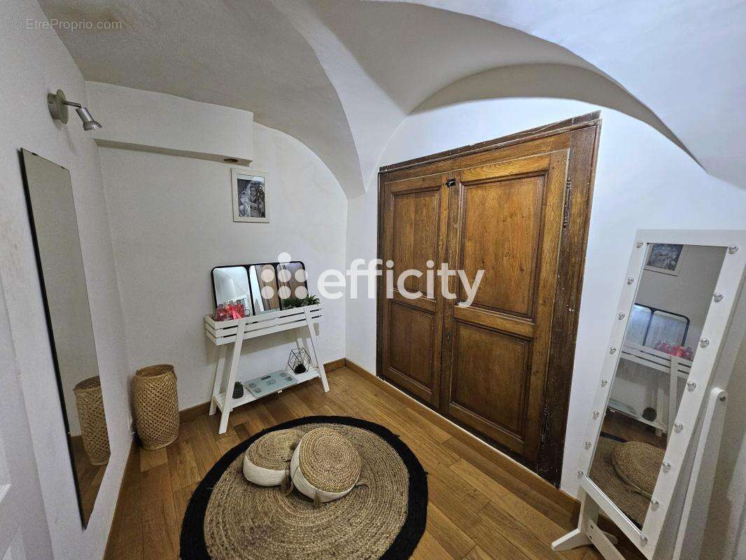 Appartement à LA TOUR-D&#039;AIGUES