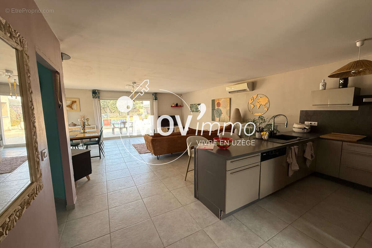 Maison 94 m² à Uzes  - photo 4