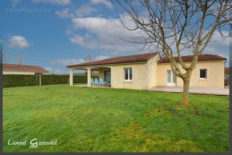 Maison à SAINT-PIERRE-D'EYRAUD