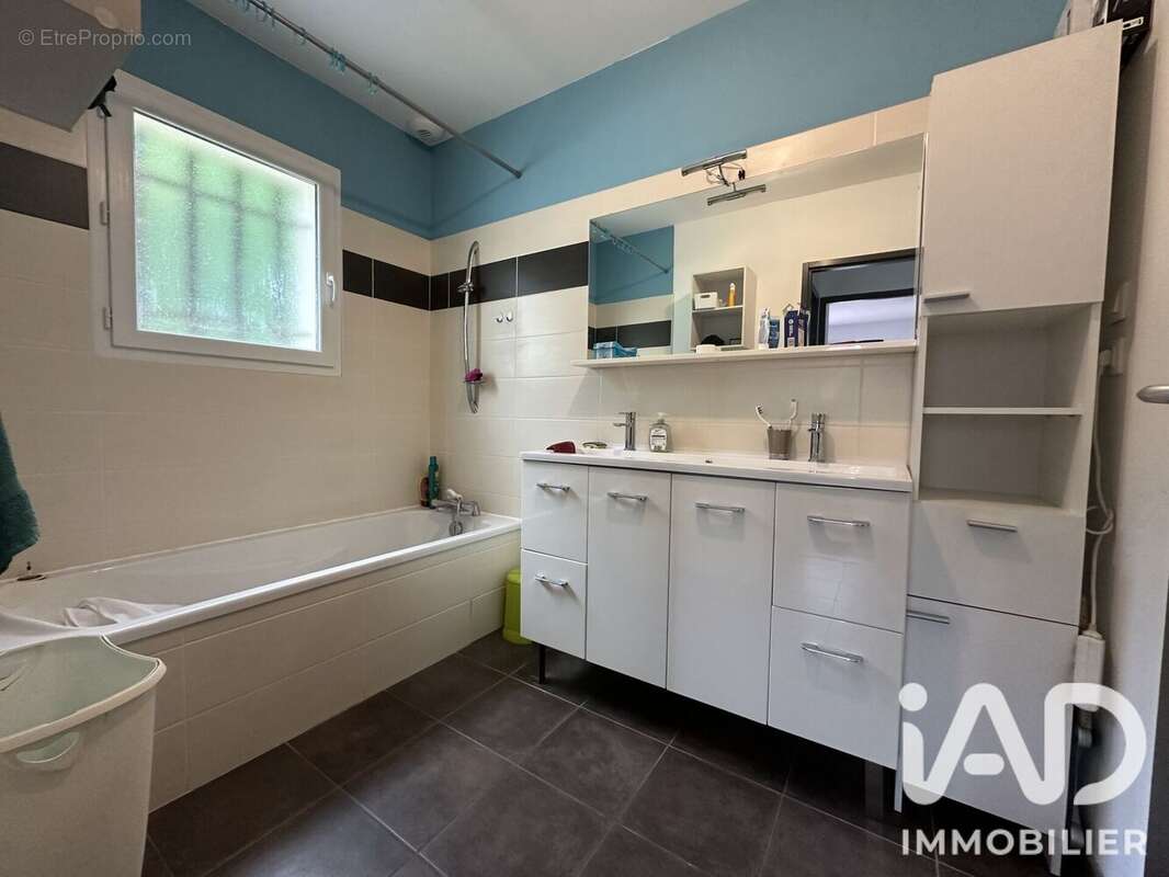 Maison 80 m² à Argagnon  - photo 7