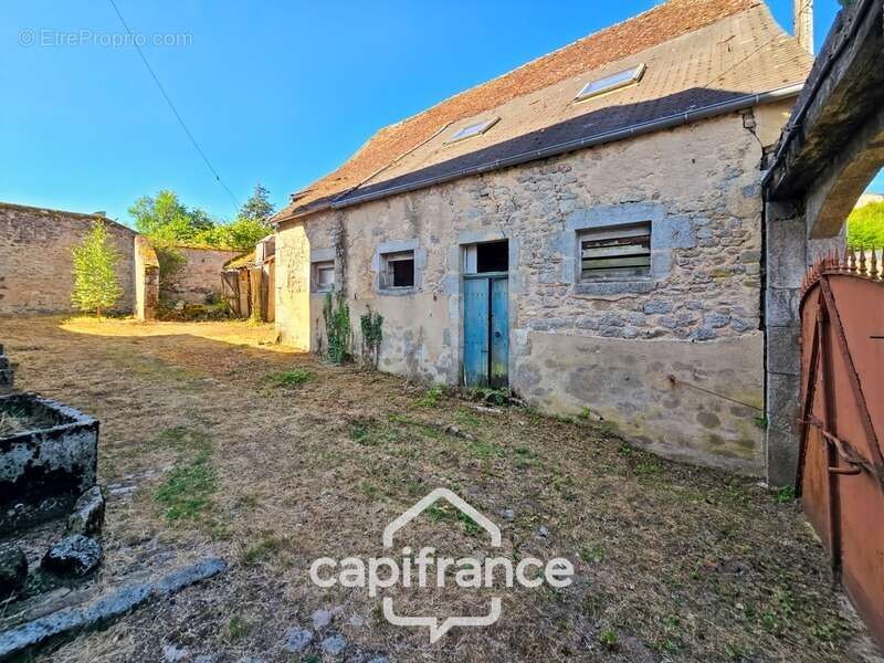 LORMES (Morvan) – Ancien hôtel particulier du XVIIIᵉ siècle – 780 m² de caractère à restaurer - photo 19