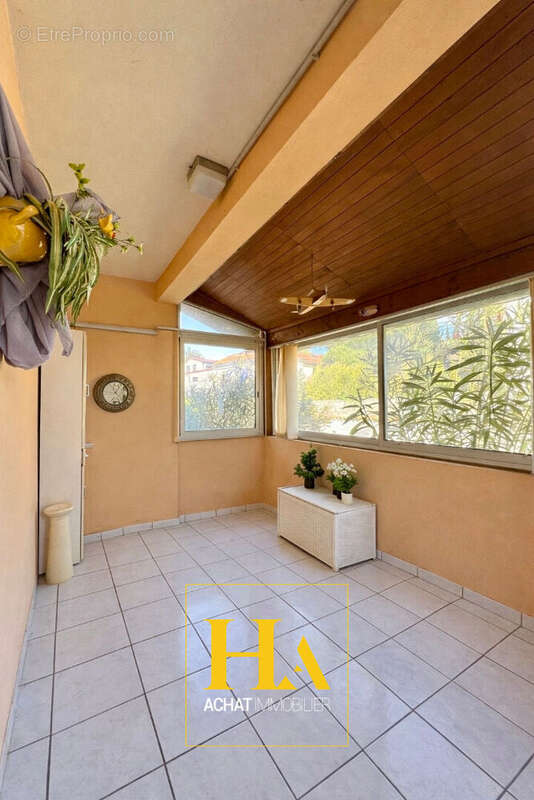 Maison à MONTELIMAR