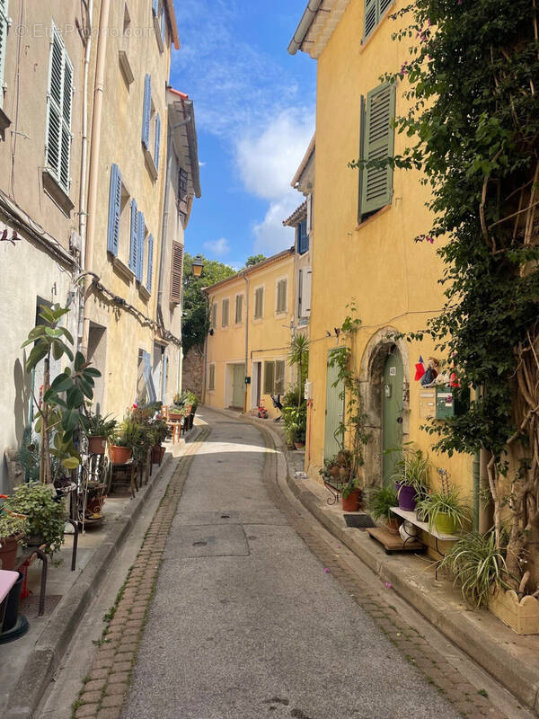 Appartement à LA VALETTE-DU-VAR