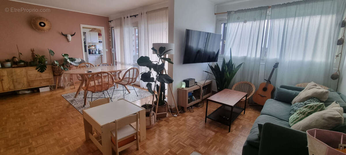 Appartement à HOUILLES