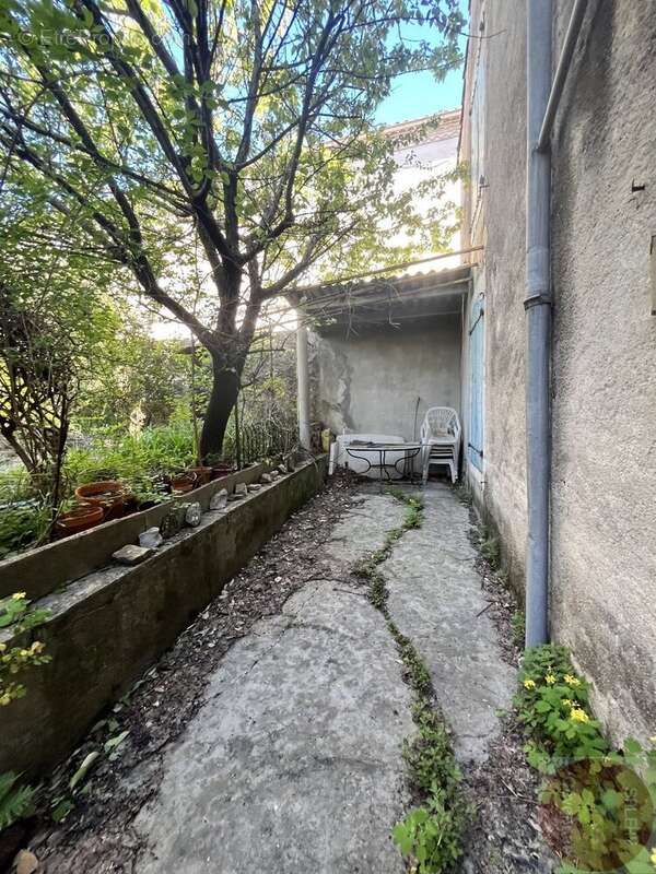 Maison de ville avec jardin. - photo 4