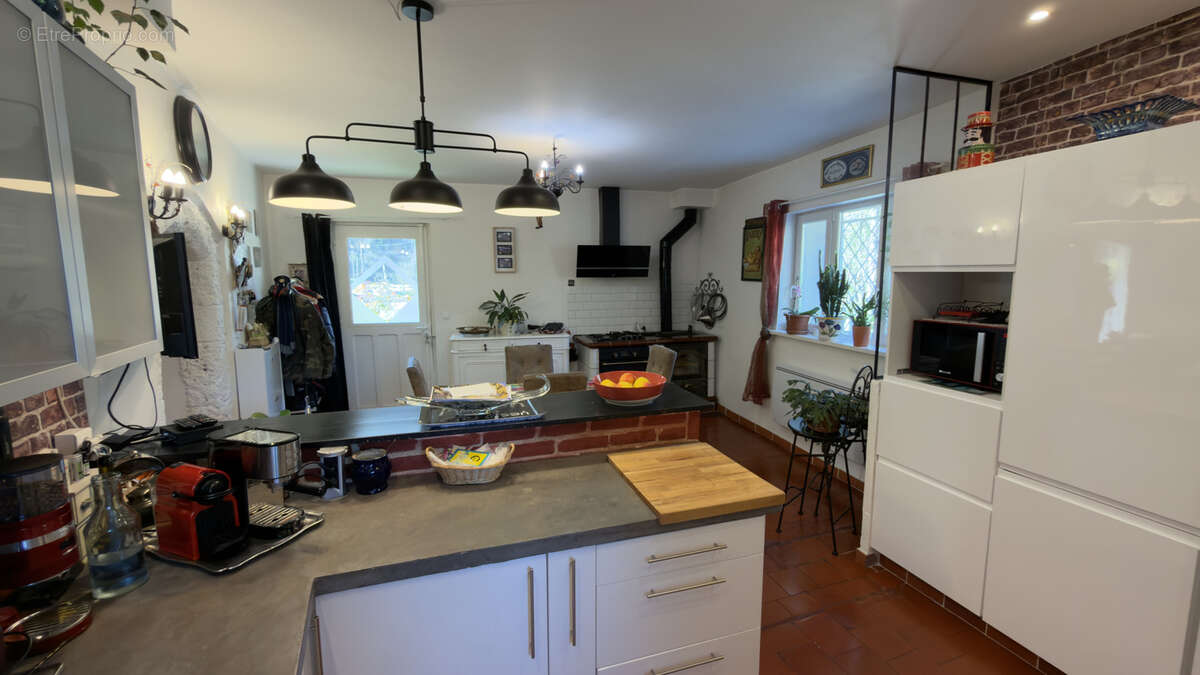 Maison à COMBOVIN