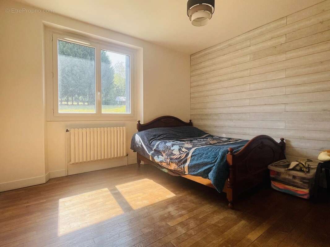 Maison 89 m² à Etagnac  - photo 4